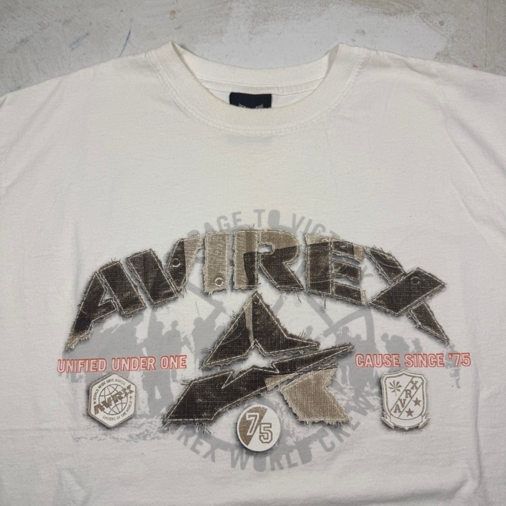 Vintage Y2K Avirex Big Logo T-shirt Textered Spellout Logo Mens Large White